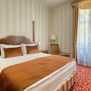 Deluxe Zimmer mit Kingsize-Bett